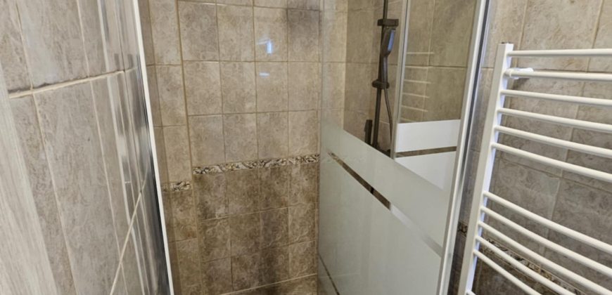 Győri téglalakás eladó